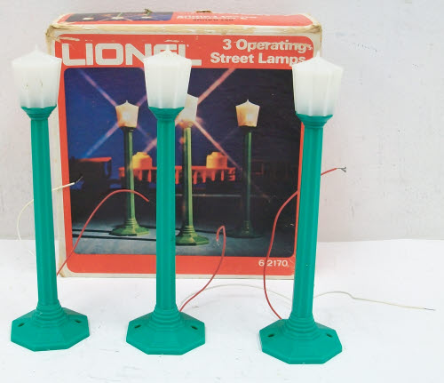 Lionel 6-2170 Green Plastic Street Lamp Posts EX-/Box